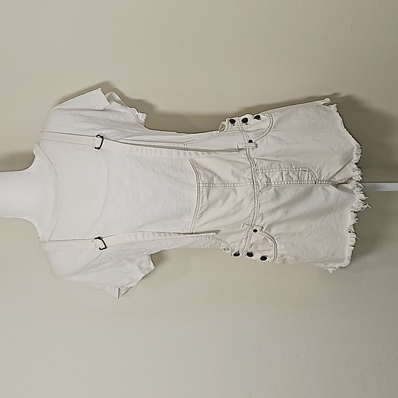 We The Free Strappy Shortalls Overalls Bib White Denim Jean Shorts Cutoff Raw 31 - Picture 4 of 16
